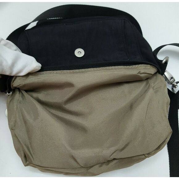 Baggallini Black Nylon Zipper Pockets Credit Card Slots Crossbody Bag - Picture 12 of 13